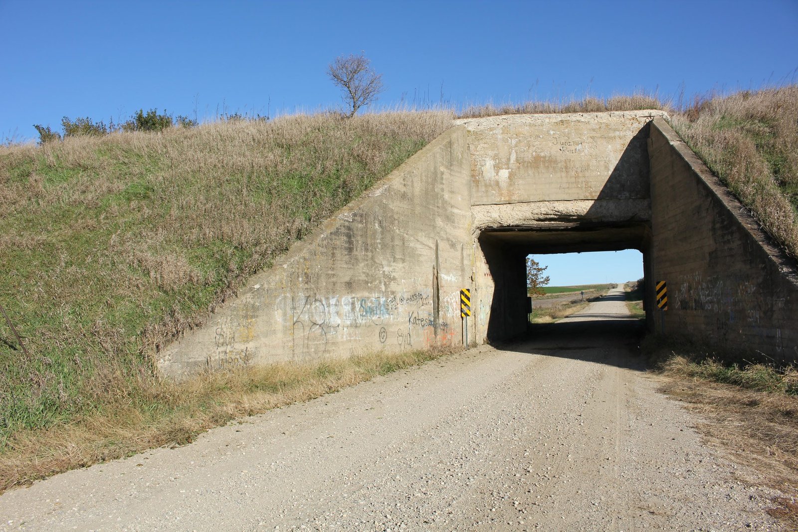 Southwest wing wall